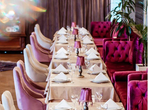 Personnalisez la décoration et l’ambiance selon vos goûts et thèmes.